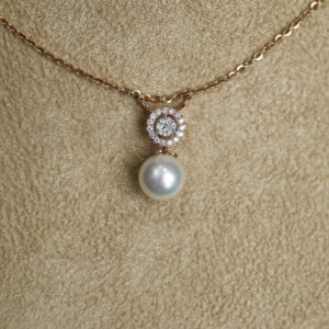 lunar pendant w/ chain