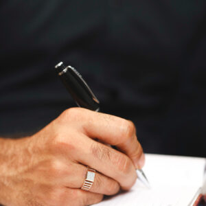 Modern s-paced men's ring